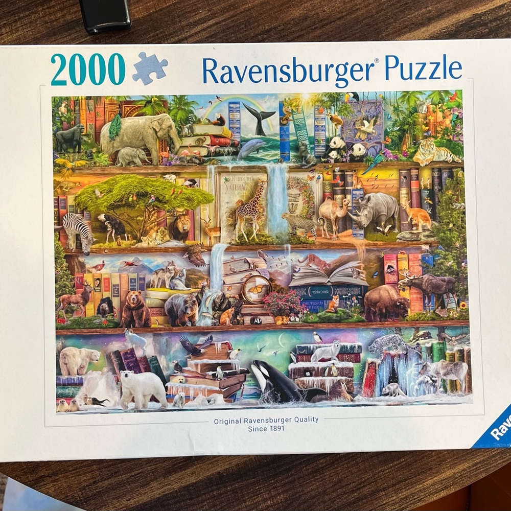 Ravensburger Puzzle with Vibrant Animal Scene 2000 pieces